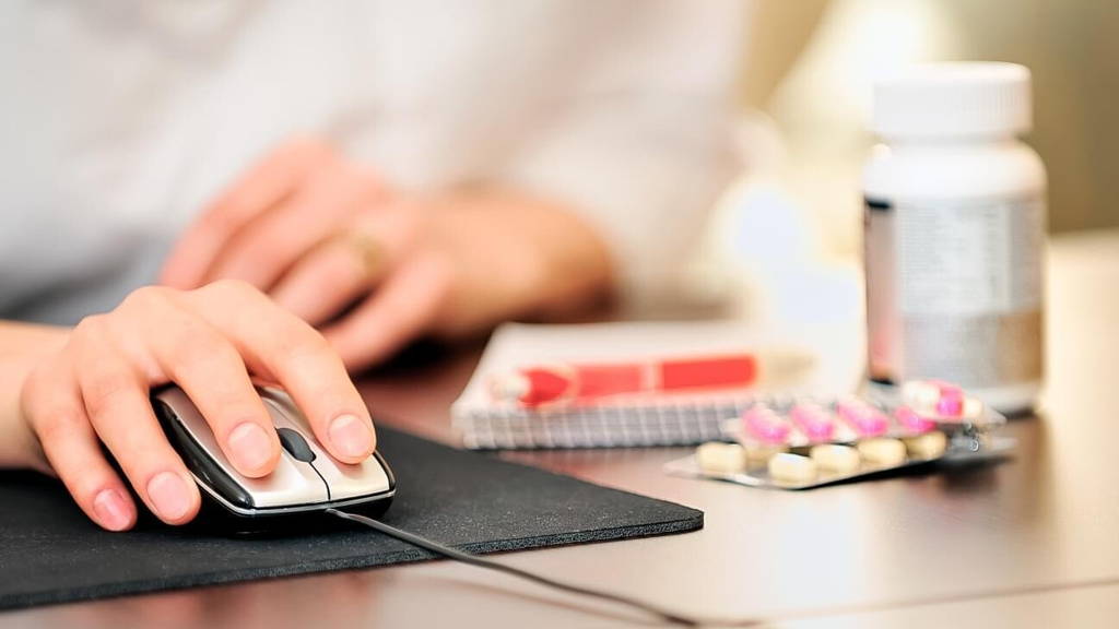 online-health-patient-muis-pillen