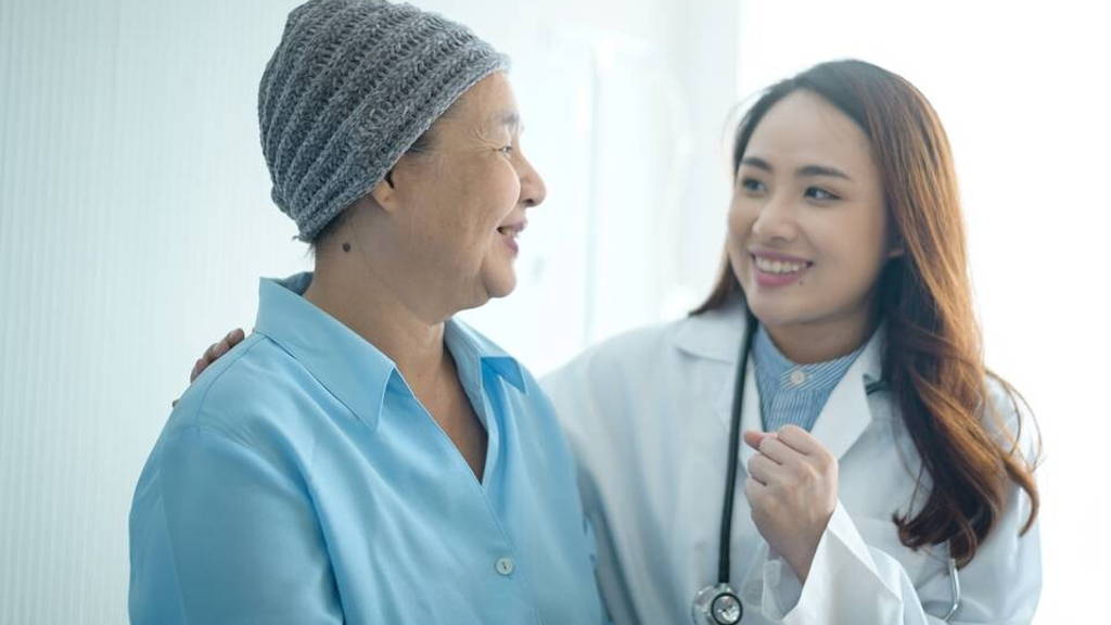 kanker-vrouw-dokter-patient