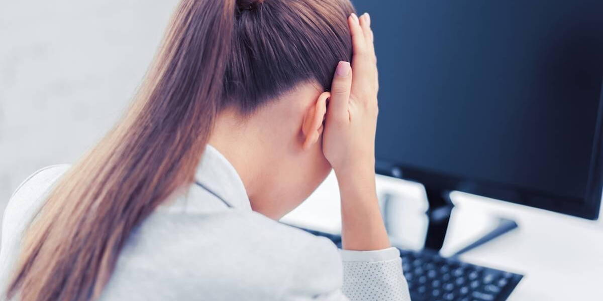 Stress-Vrouw-Computer