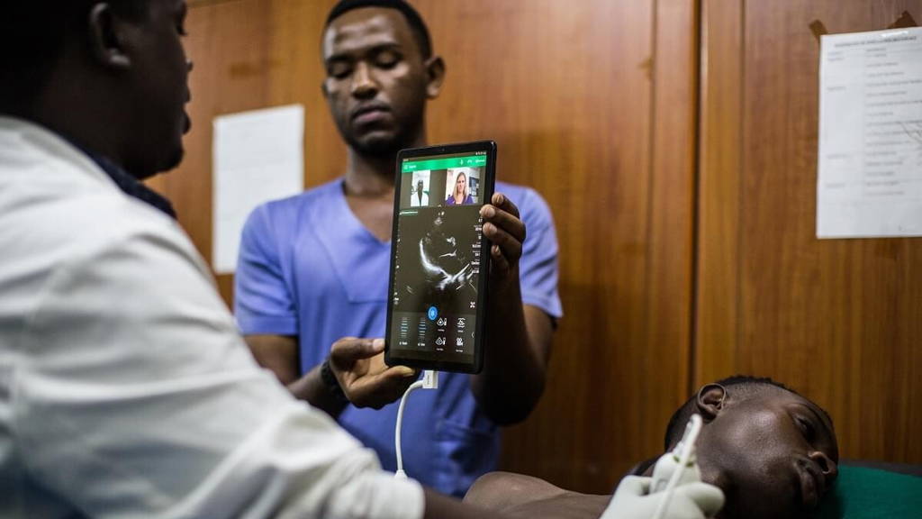 Philips-Lumify-with-Reacts-links-specialists-around-the-globe-with-physicians-in-Rwanda.download