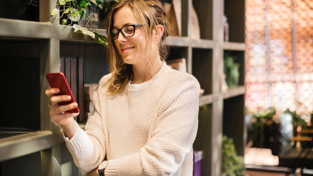 Smartphone-gebruikster