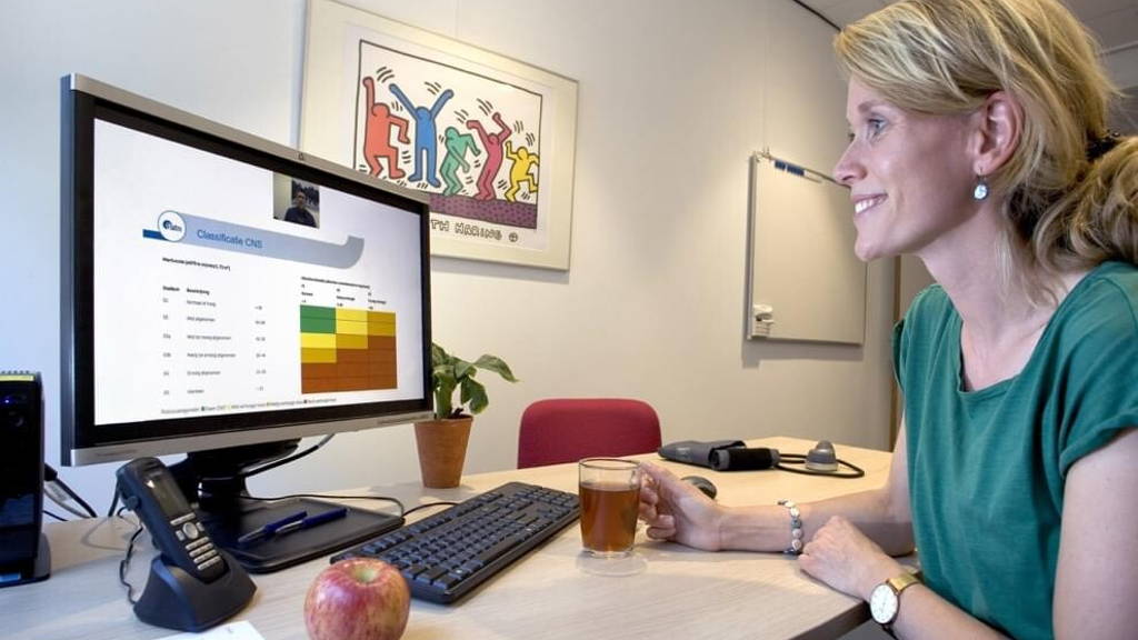 Thuis leren op maat en op passende tijden Saltro Academie, online leerplatform voor zorgverleners