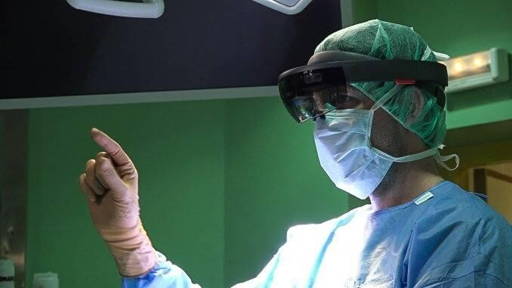 Amsterdam UMC zet Microsoft HoloLens in tijdens hersenoperatie