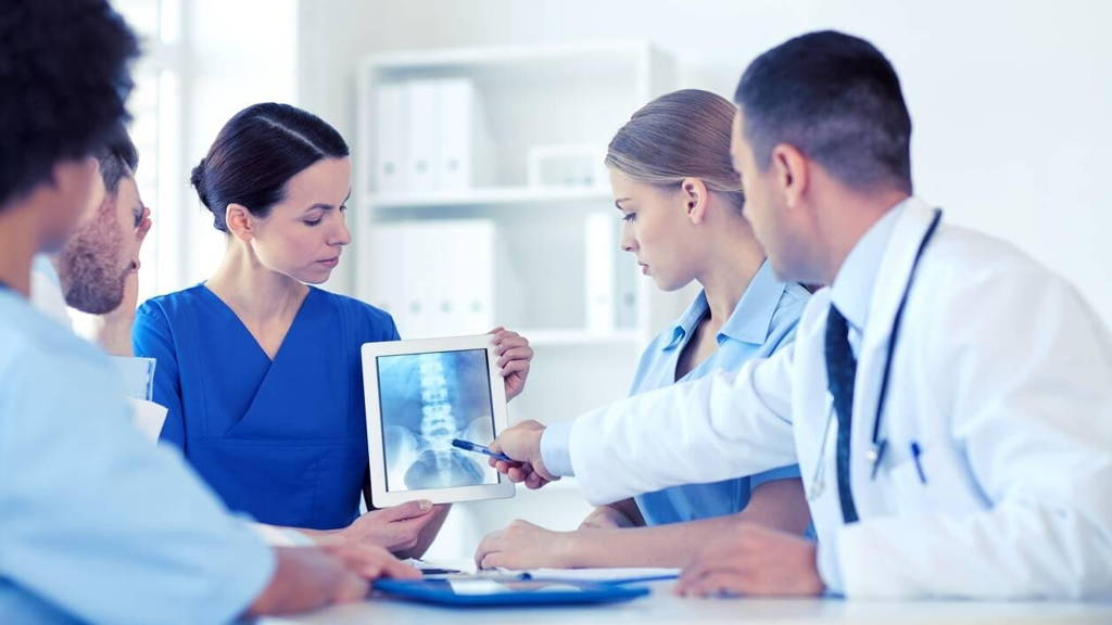 Radiologie-tablet-computer-AI