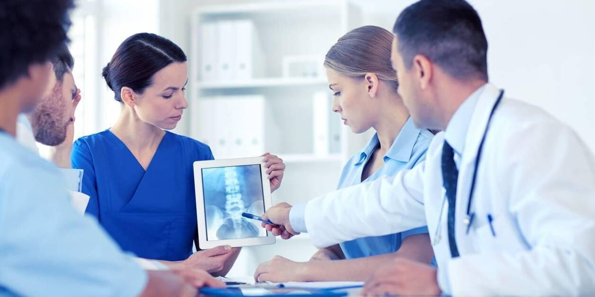 Radiologie-tablet-computer-AI