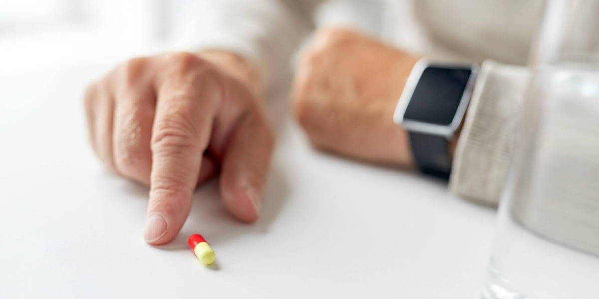 Pil-plus-smartwatch-scaled