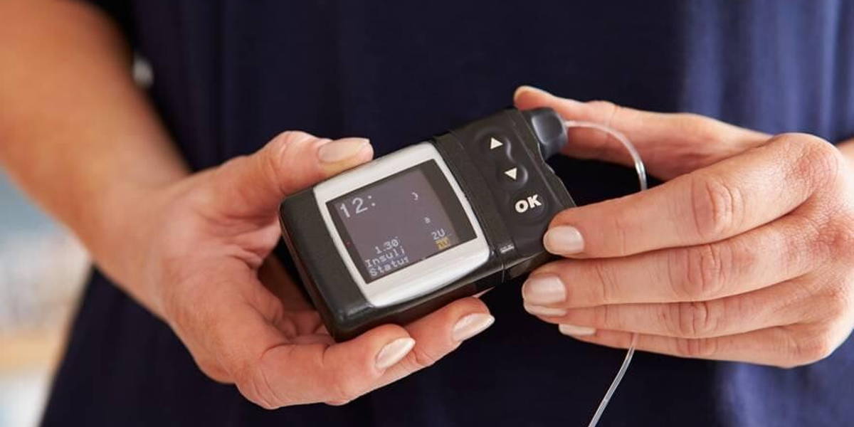 diabetes-controle-man-monitoring