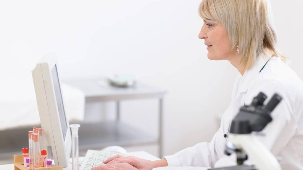 Lab-Comnputer-Dokter-scaled