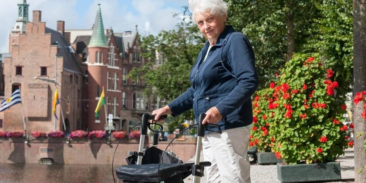 Den Haag neemt ouderen stapsgewijs  mee in wereld van zorgtechnologie