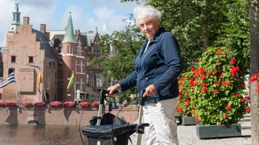 Den Haag neemt ouderen stapsgewijs  mee in wereld van zorgtechnologie