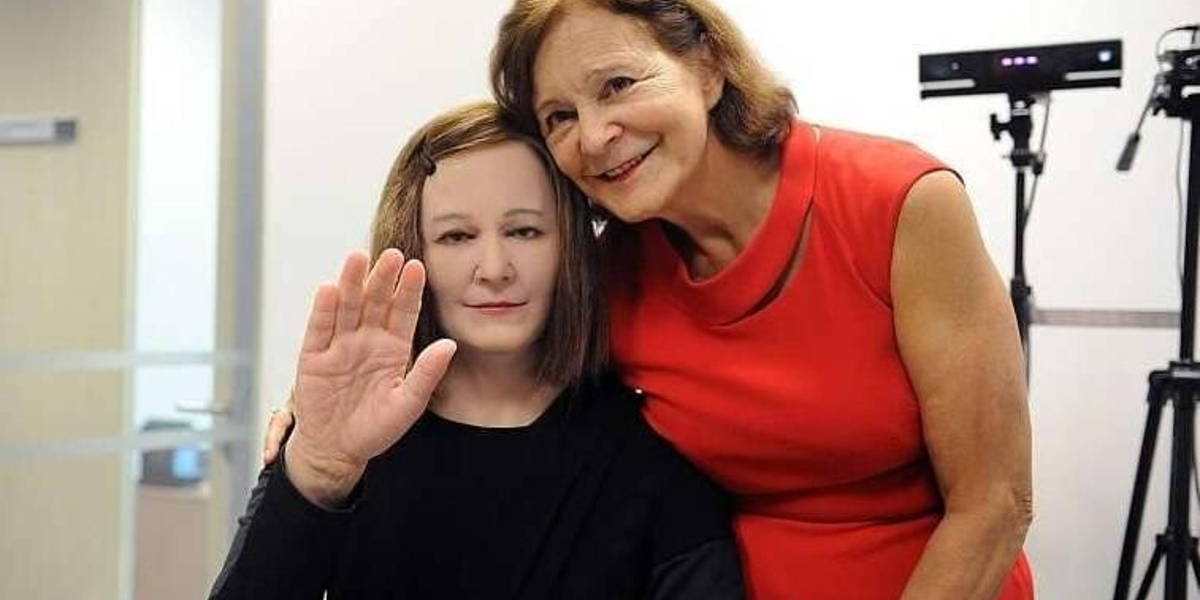 prof-nadia-nadine_01