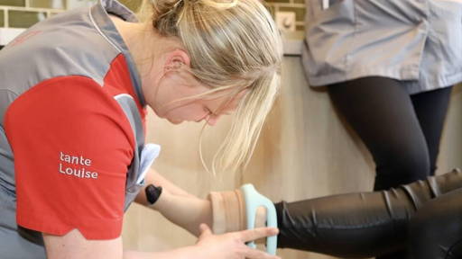 Doorontwikkeling HelpSoq helpt cliënten met steunkousen én zorgverleners