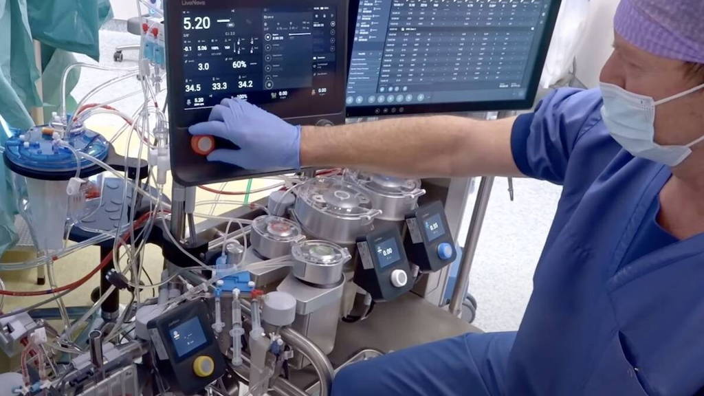 Catharine-Hart-Longmachine