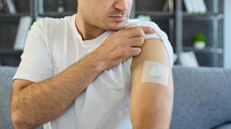 Smart patch for safer use of antibiotics