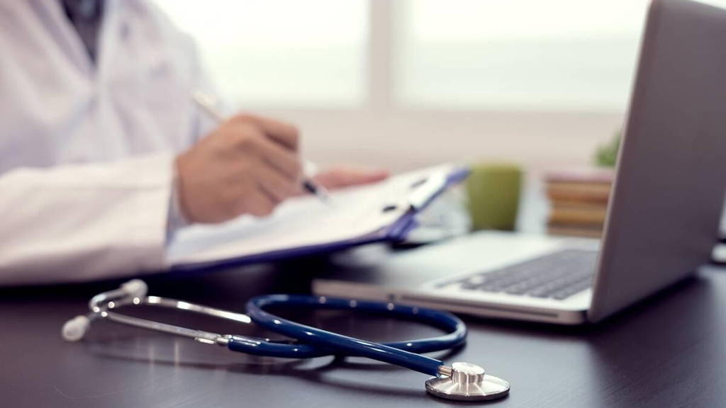 Veel cliënten en medewerkers positief over beeldschermzorg