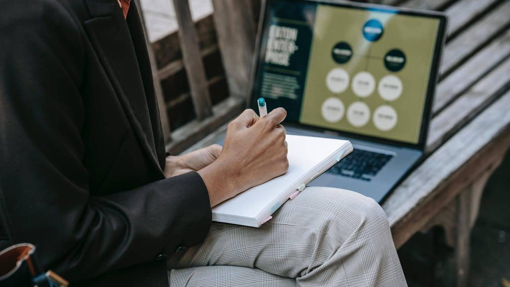 Innovatie-online-buiten-laptop