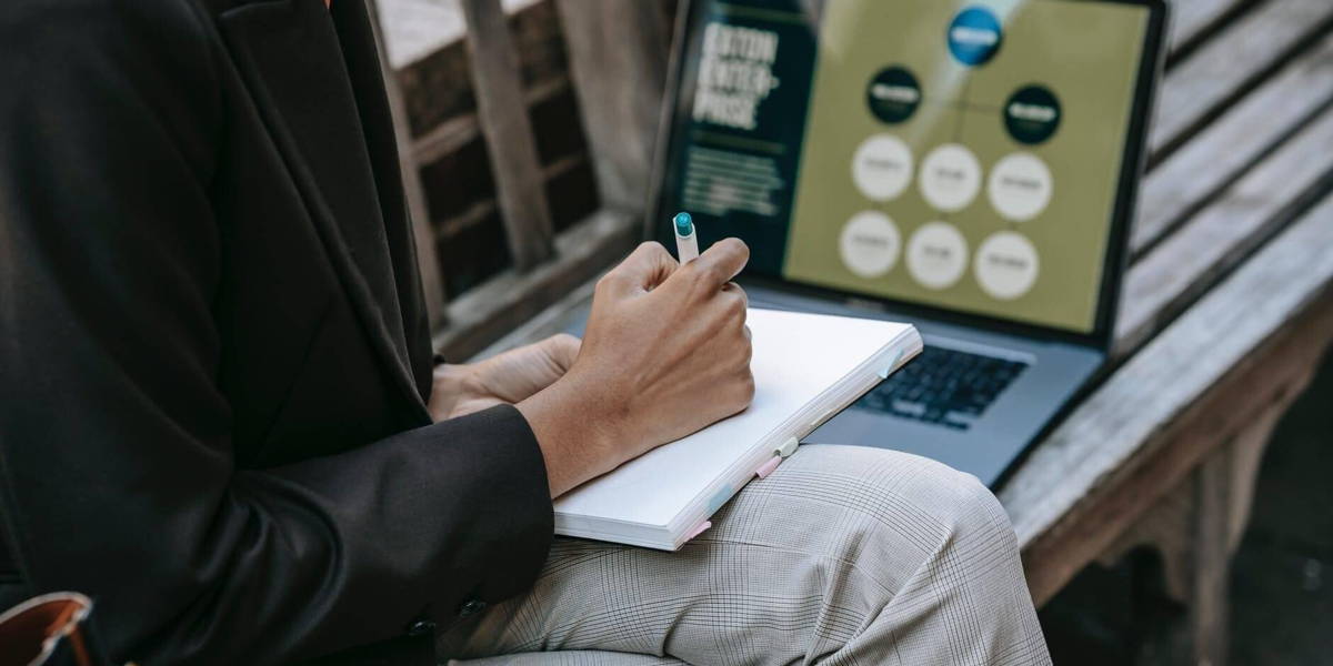 Innovatie-online-buiten-laptop