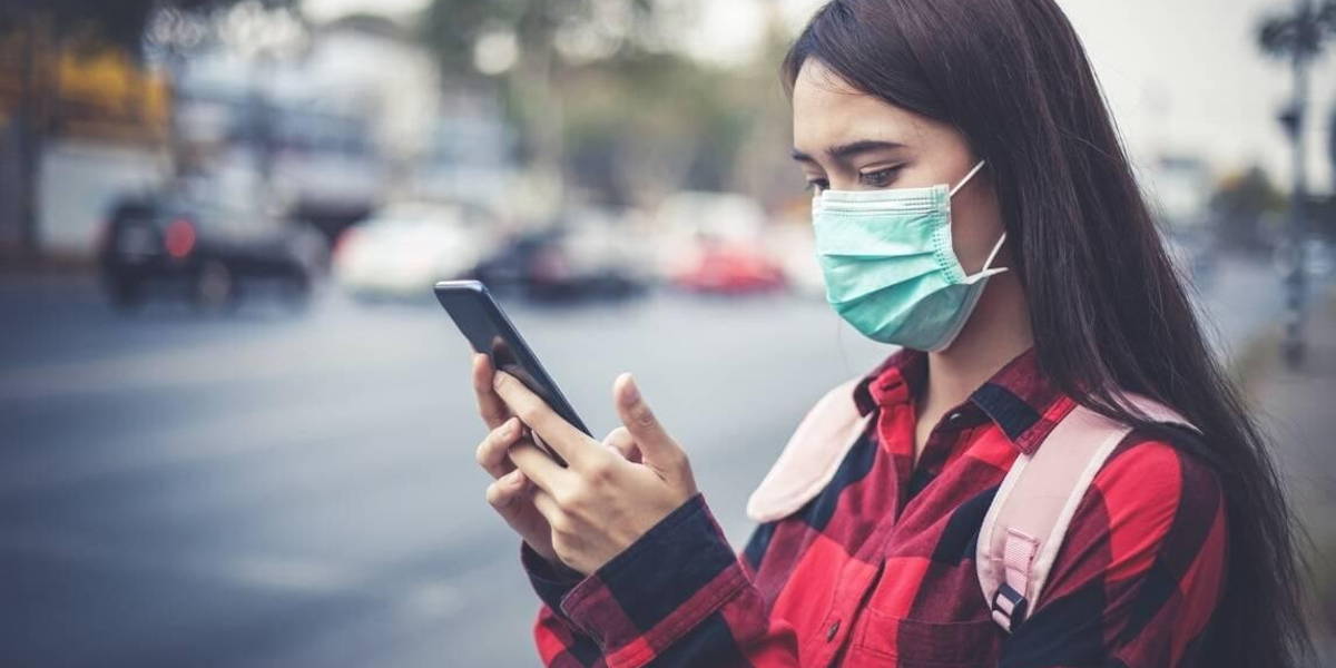App-vrouw-zoeken-corona