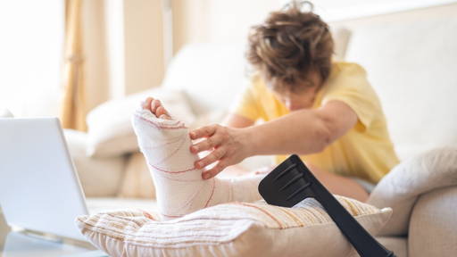 Slim titanium implantaat bestrijdt infecties en versnelt botgroei