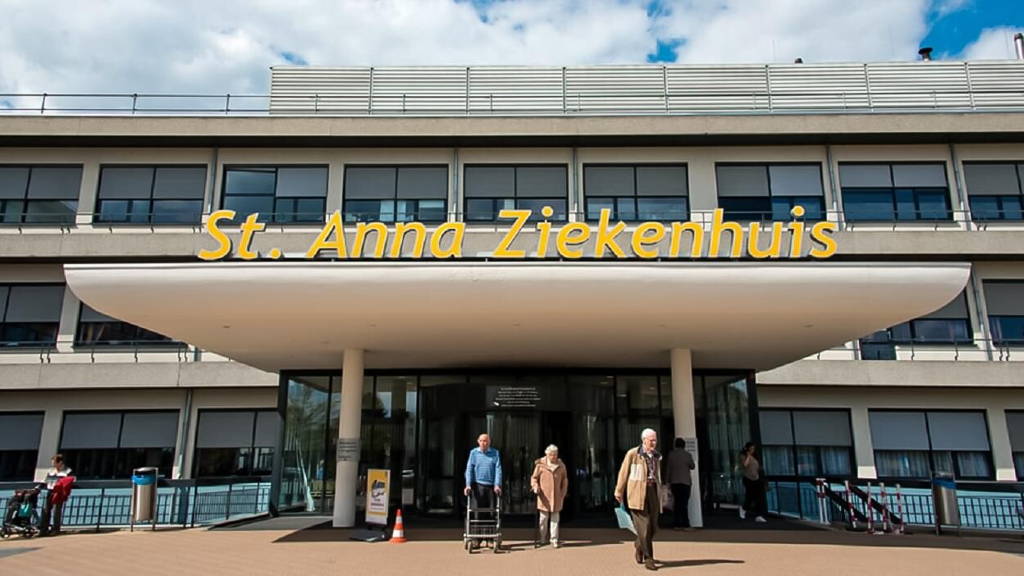 St-Anna-ziekenhuis-hoofdingang