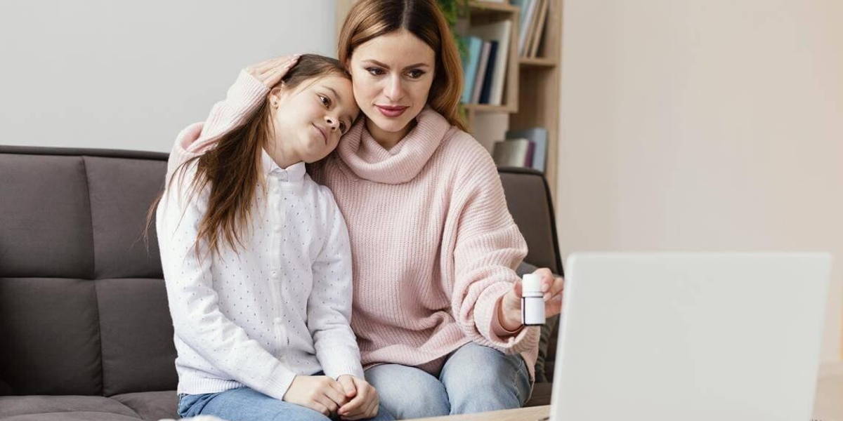 Vrouw-meisje-medicatie-laptop