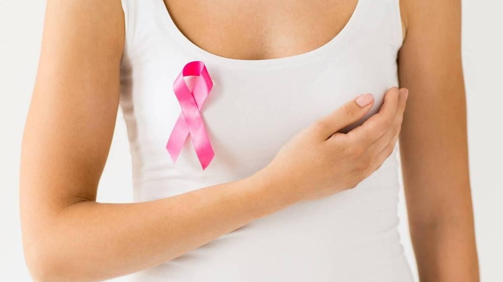 Borstkanker-met-ribbon