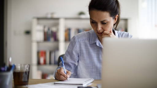 Informatie uitwisselen via e-mail en chatprogramma’s is net zo populair als kwetsbaar