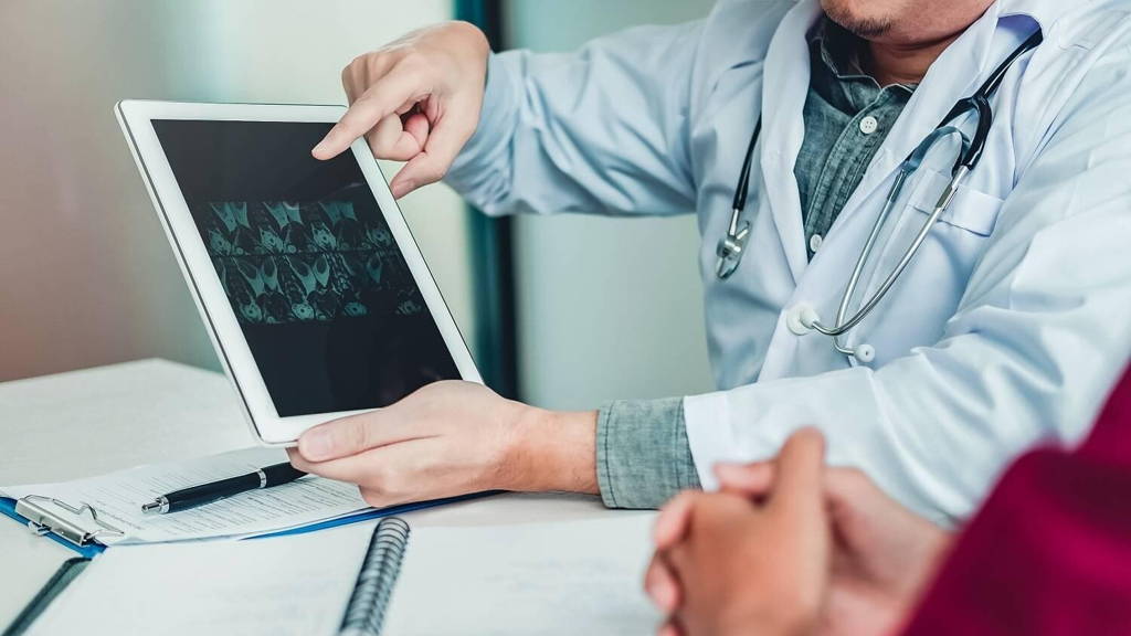 Ars-tablet-patient-AI-Ehealth