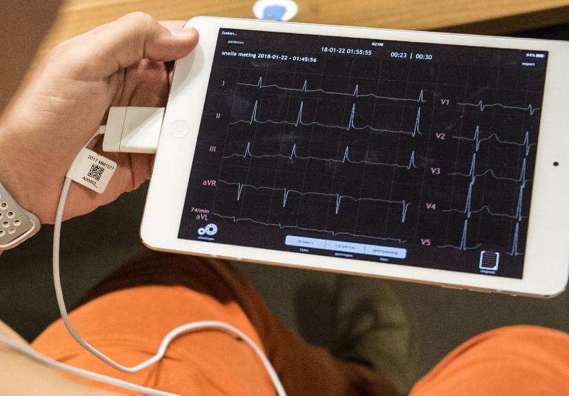 Ruim 1100 Nederlandse huisartsenpraktijken kunnen binnenkort gebruikmaken van de nieuwe dienst, waarbij het mogelijk wordt om met een smartphone of tablet bij de huisarts of de patiënt thuis een volwaardig hartfilmpje (ECG) te maken.